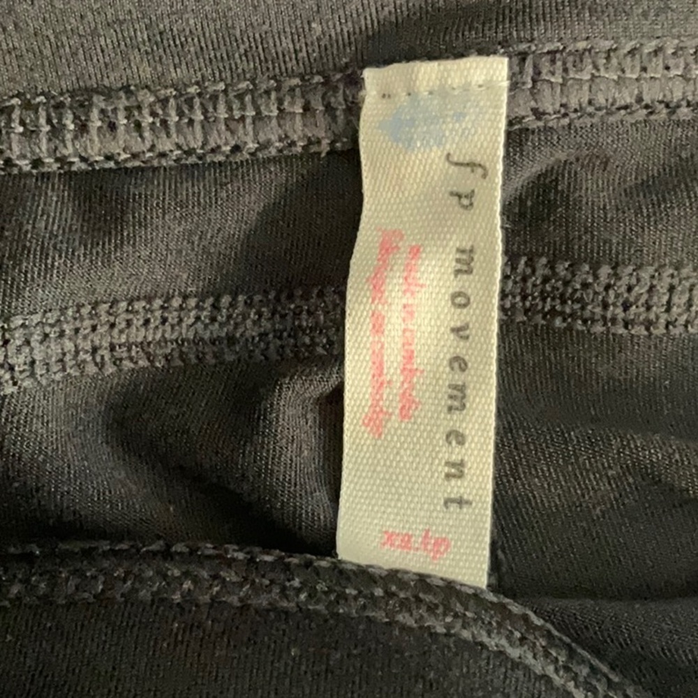 Free People black cropped leggings with scrunch bottom - Picture 7 of 7